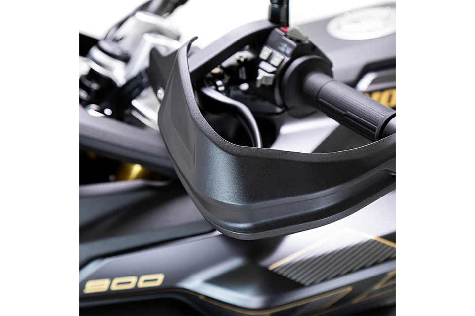 Moto Voge 900 DSX Black + Baul